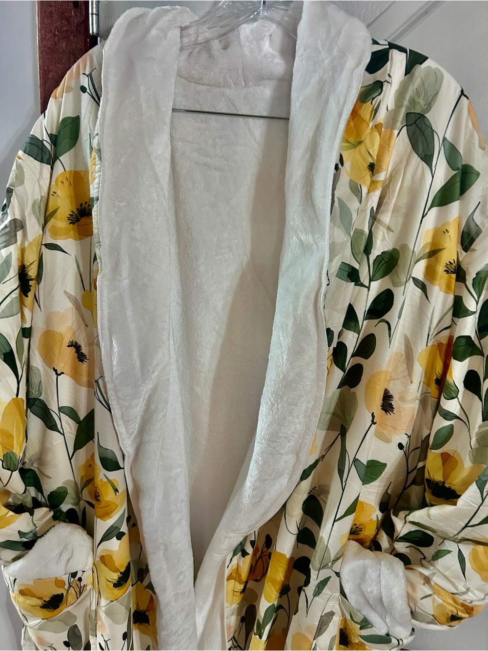 Hooded Sherpa Robe - Yellow Floral Print - Picture 3 of 9
